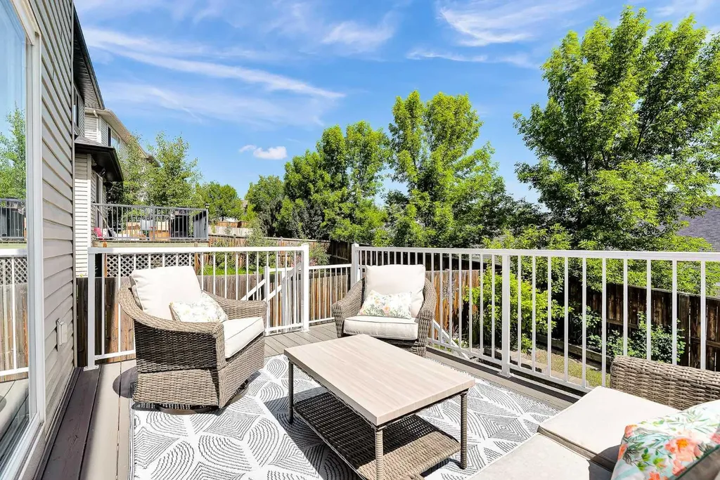 71 Westmount Circle Okotoks AB T1S 0B7