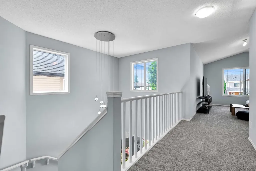 71 Westmount Circle Okotoks AB T1S 0B7