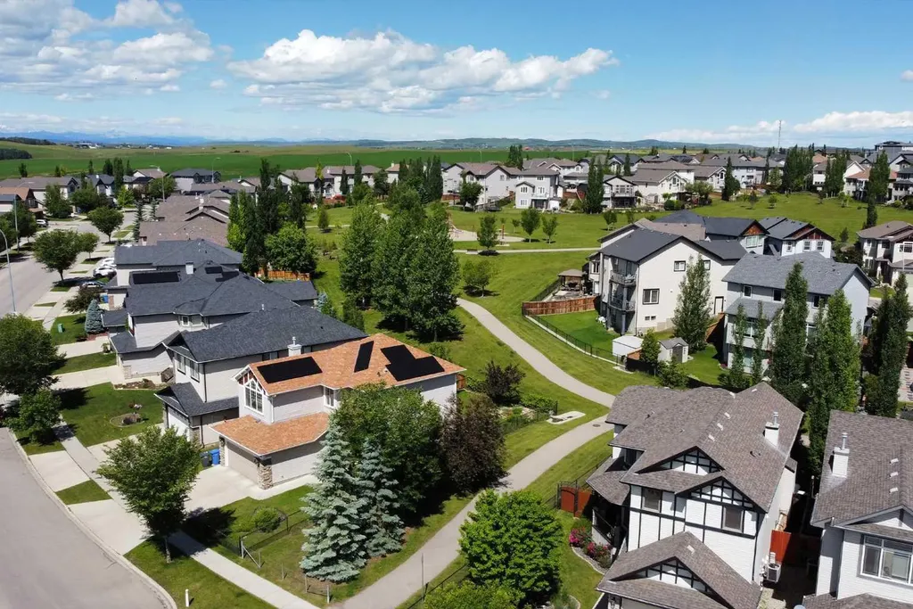71 Westmount Circle Okotoks AB T1S 0B7