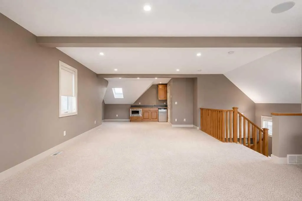 24 Aspen Meadows Green SW Calgary AB T3H 5J9