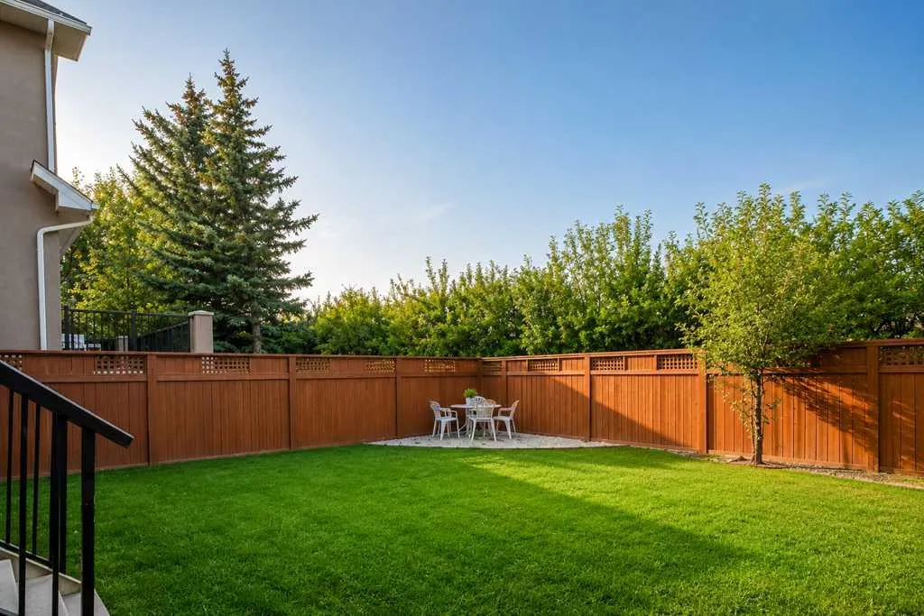 24 Aspen Meadows Green SW Calgary AB T3H 5J9