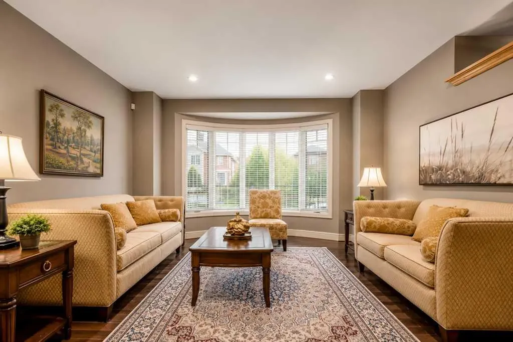 24 Aspen Meadows Green SW Calgary AB T3H 5J9
