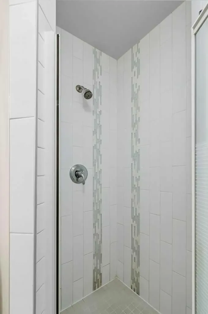 2422 Edenwold Heights NW Calgary AB T3A 0Y2