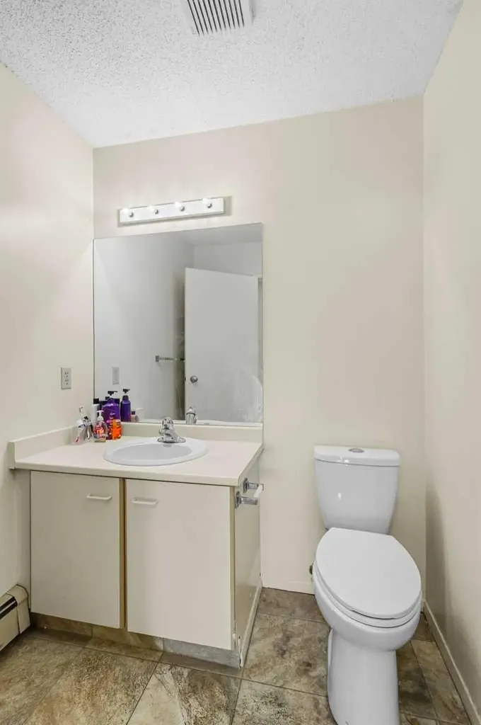 2422 Edenwold Heights NW Calgary AB T3A 0Y2