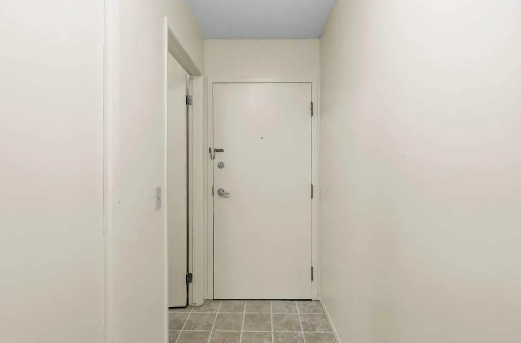 2422 Edenwold Heights NW Calgary AB T3A 0Y2