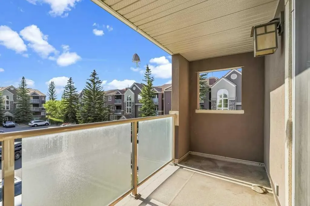 2422 Edenwold Heights NW Calgary AB T3A 0Y2