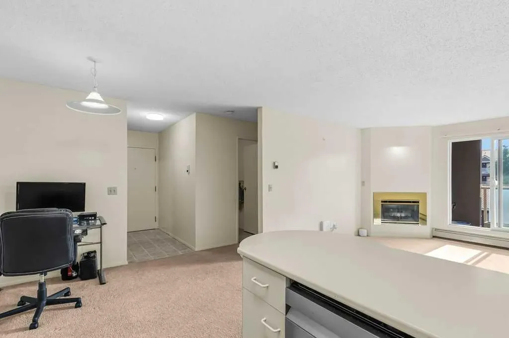 2422 Edenwold Heights NW Calgary AB T3A 0Y2