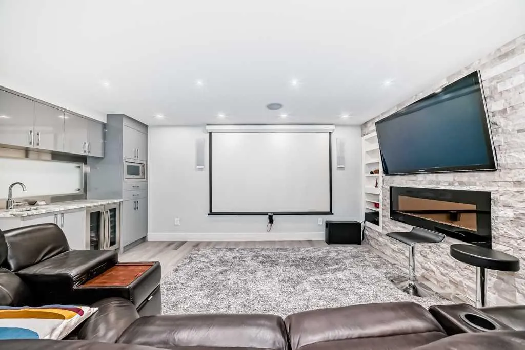 256 Riverside Mews SE Calgary AB T2C 3Y8