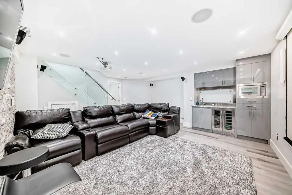 256 Riverside Mews SE Calgary AB T2C 3Y8
