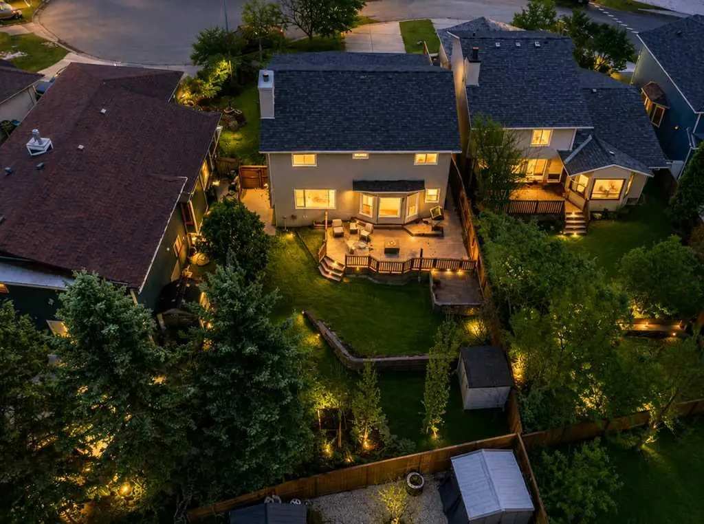 256 Riverside Mews SE Calgary AB T2C 3Y8