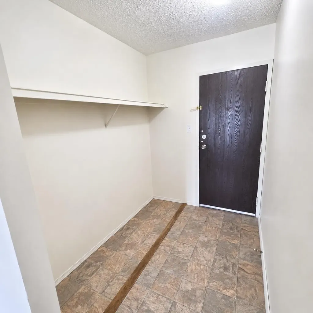 5611 10 Avenue Edson AB T7E 1R4