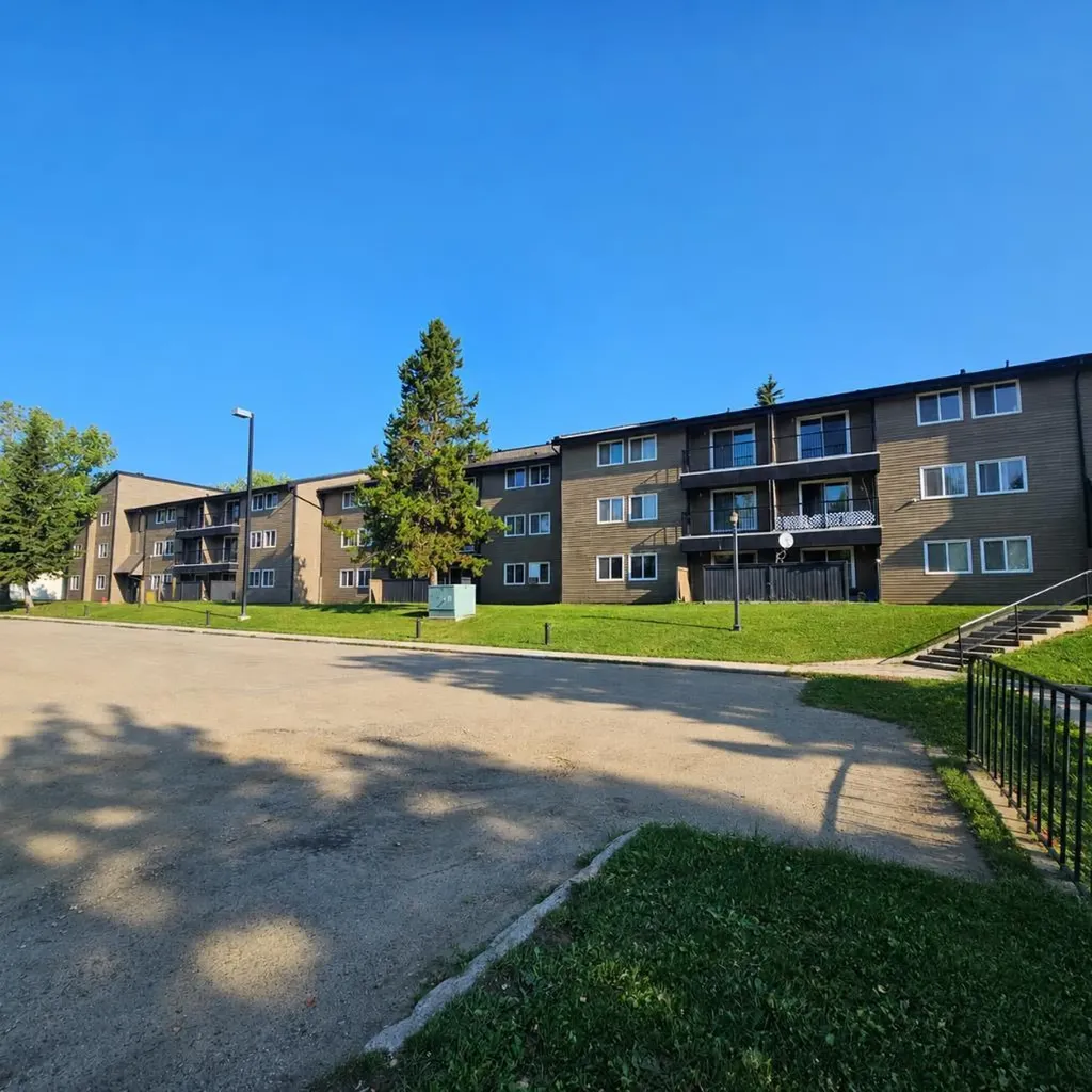 5611 10 Avenue Edson AB T7E 1R4
