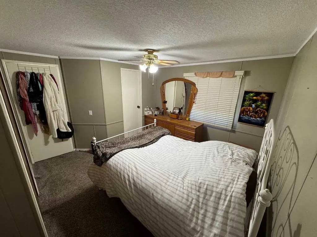 24 Parkland Drive Red Deer AB T4P 1K1
