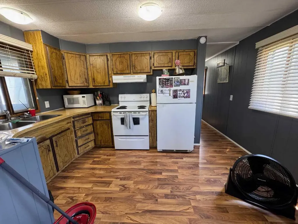 24 Parkland Drive Red Deer AB T4P 1K1