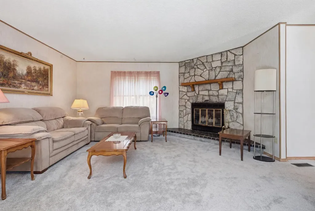 3011 Burroughs Manor NE Calgary AB T1Y6K1