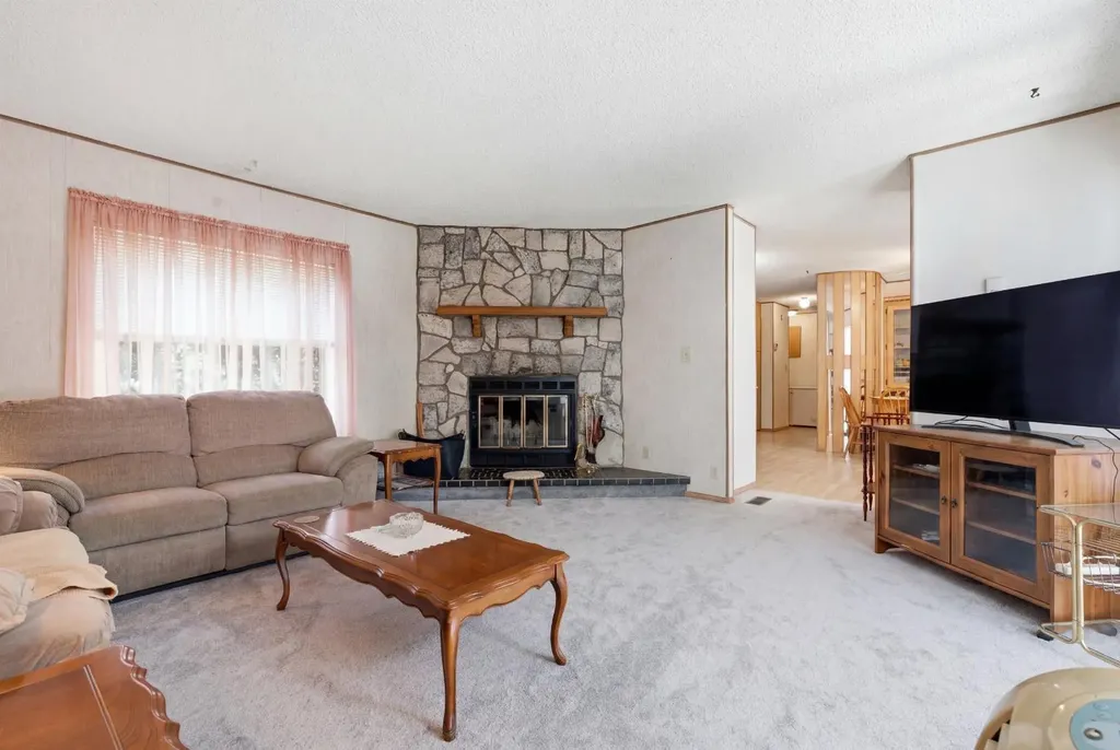 3011 Burroughs Manor NE Calgary AB T1Y6K1