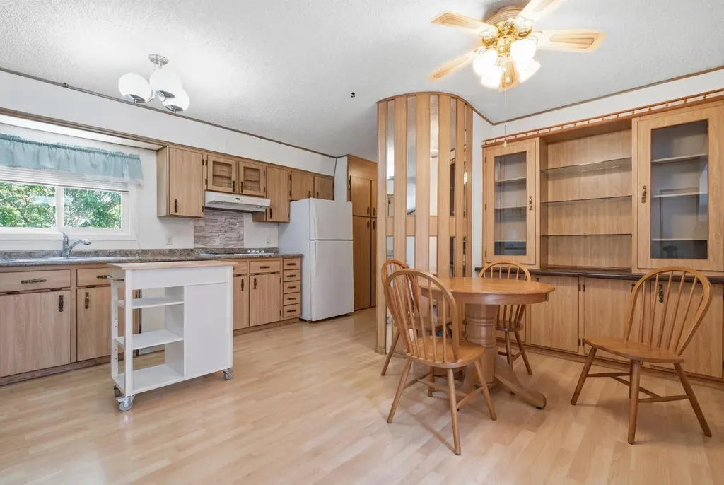 3011 Burroughs Manor NE Calgary AB T1Y6K1