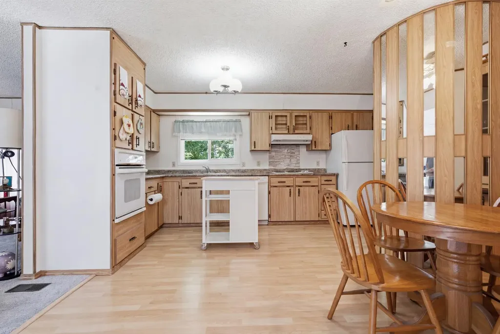 3011 Burroughs Manor NE Calgary AB T1Y6K1