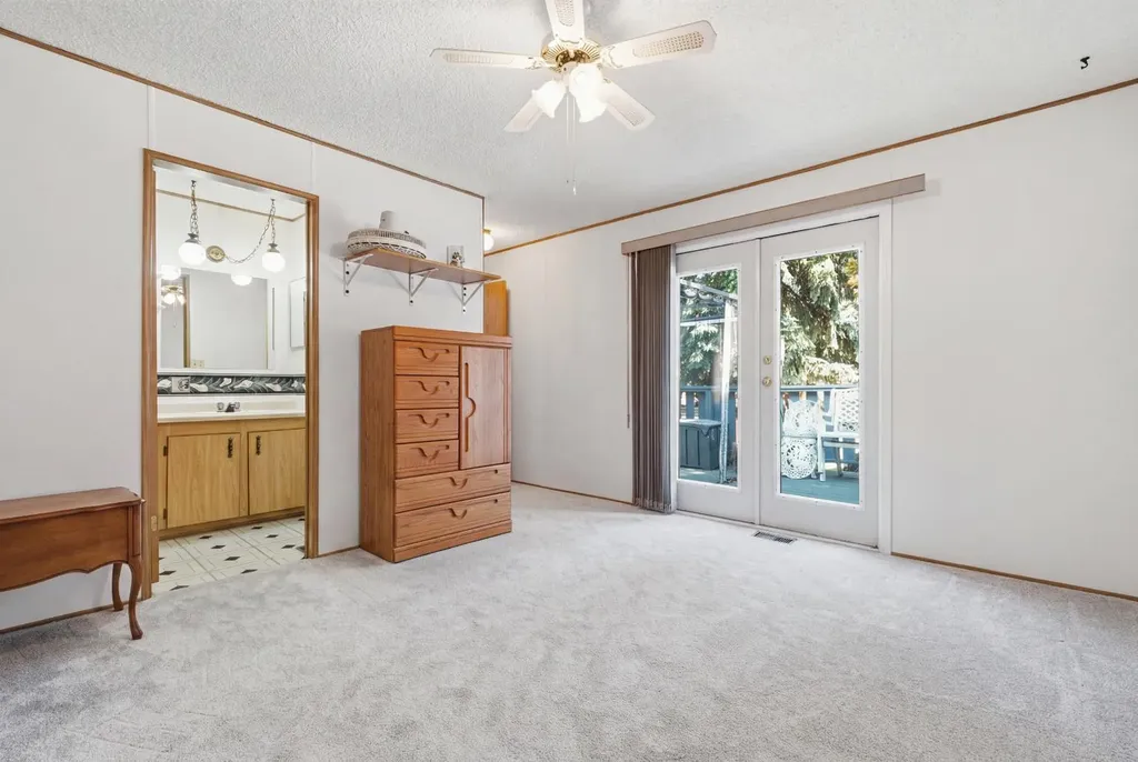 3011 Burroughs Manor NE Calgary AB T1Y6K1