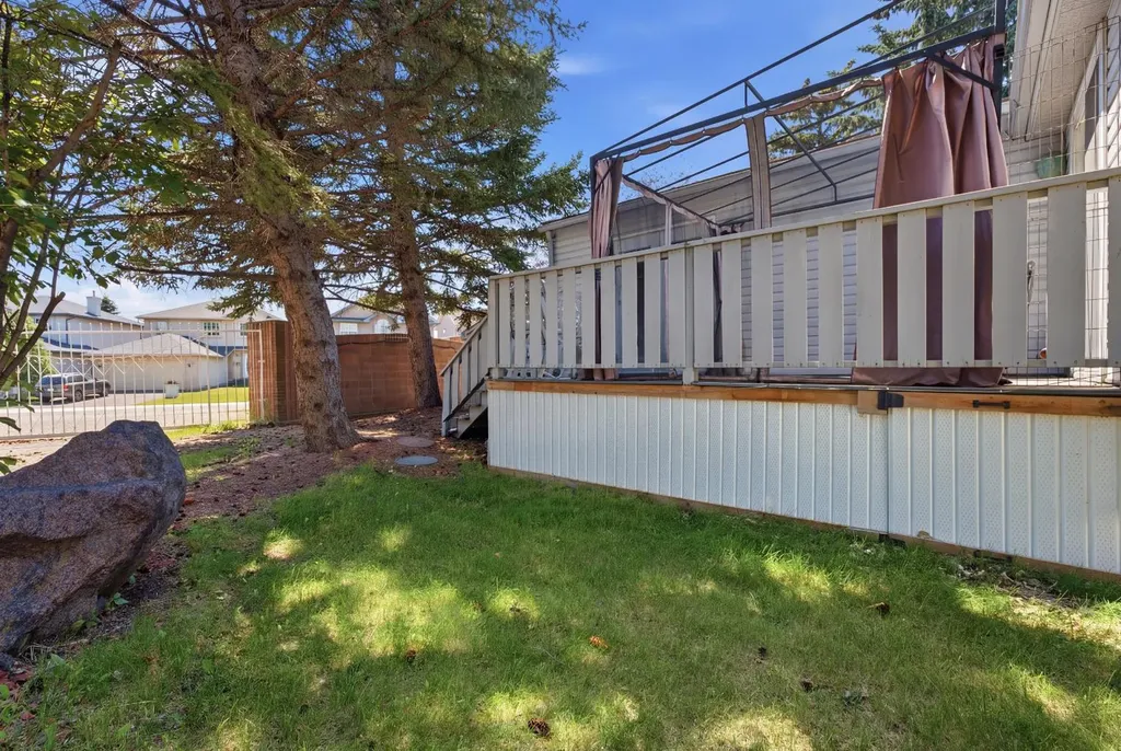 3011 Burroughs Manor NE Calgary AB T1Y6K1