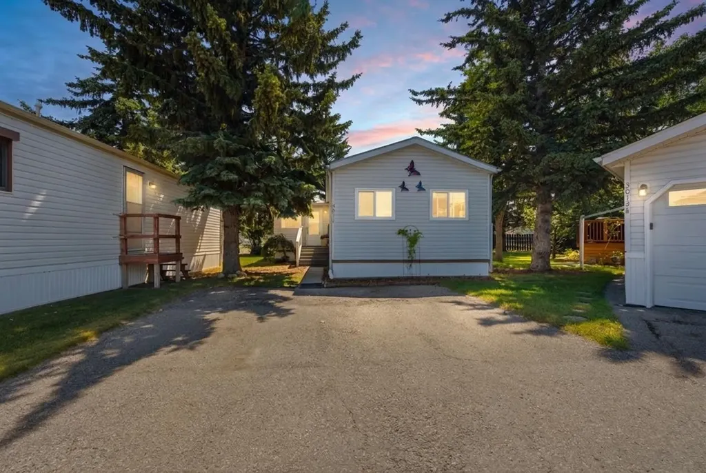 3011 Burroughs Manor NE Calgary AB T1Y6K1