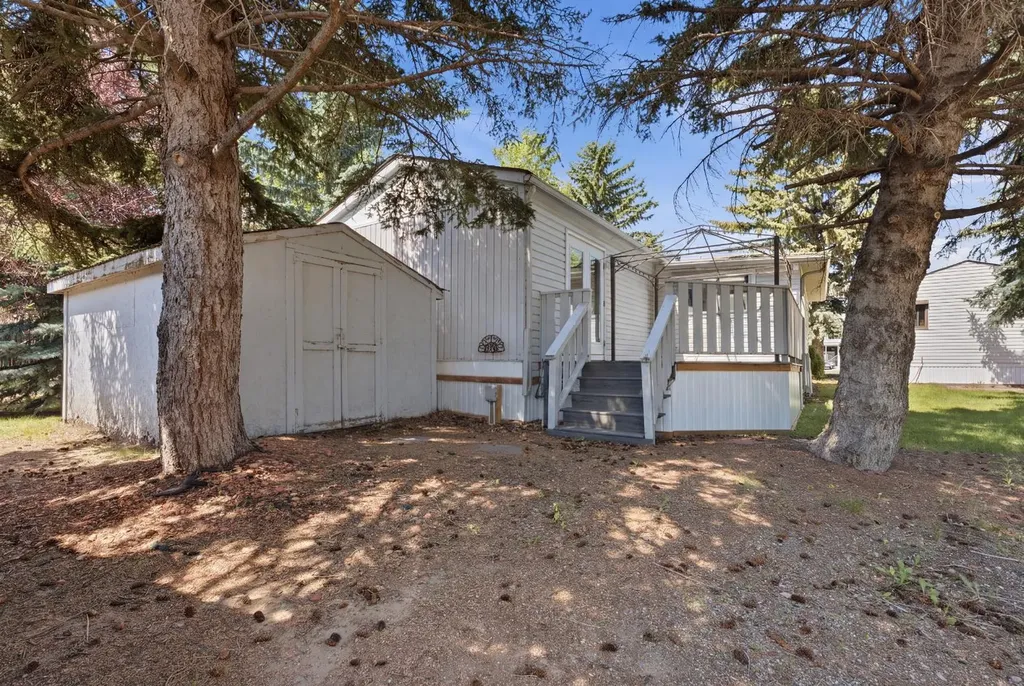 3011 Burroughs Manor NE Calgary AB T1Y6K1