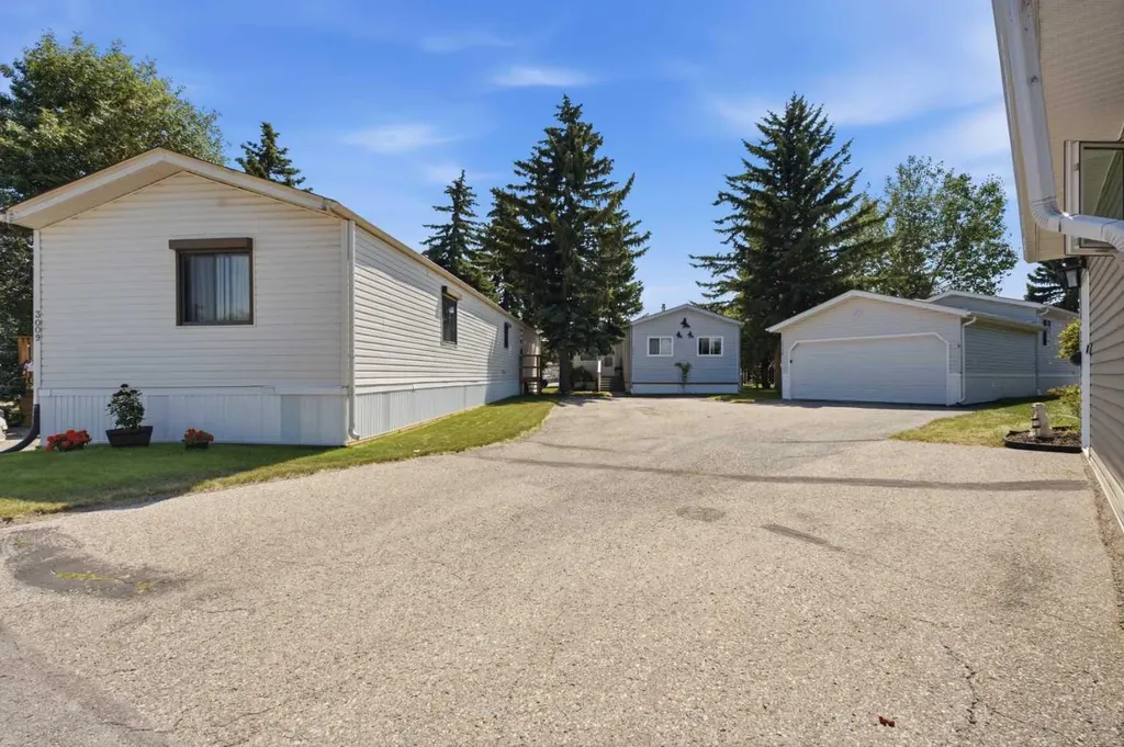 3011 Burroughs Manor NE Calgary AB T1Y6K1