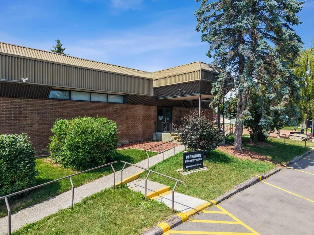 3011 Burroughs Manor NE Calgary AB T1Y6K1