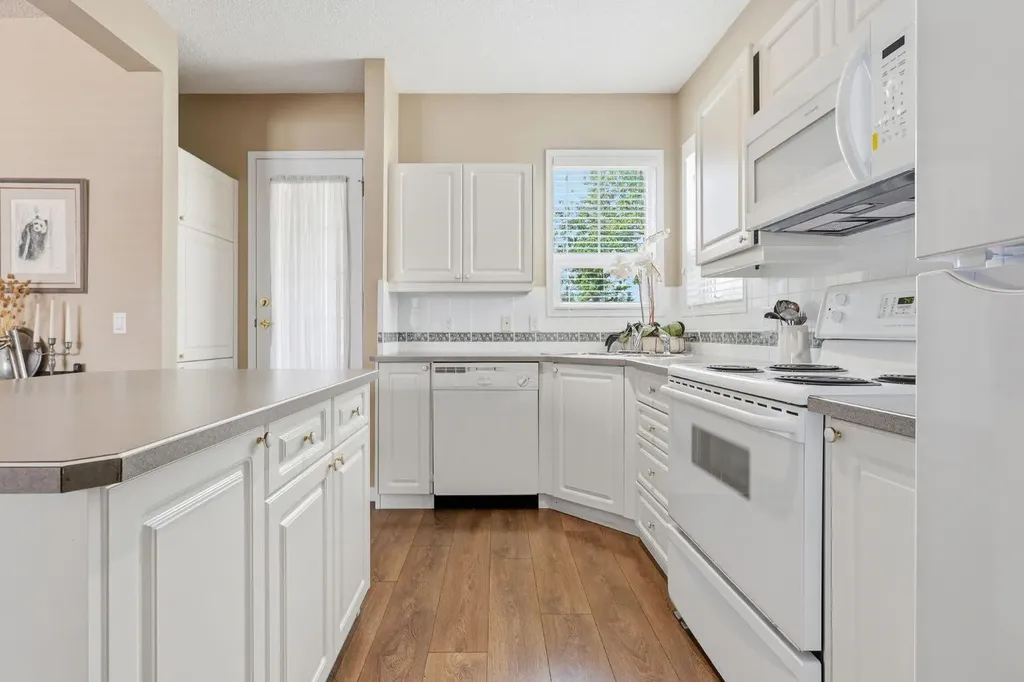 14645 6 Street SW Calgary AB T2Y3S1