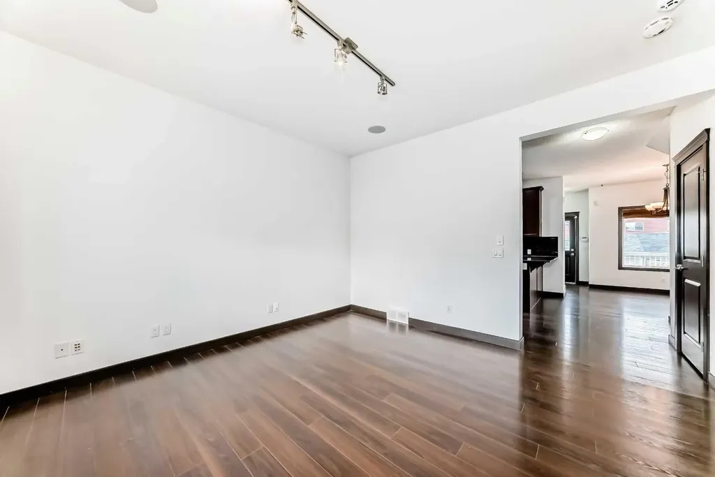 17 Redstone Common NE Calgary AB T3N 0K3