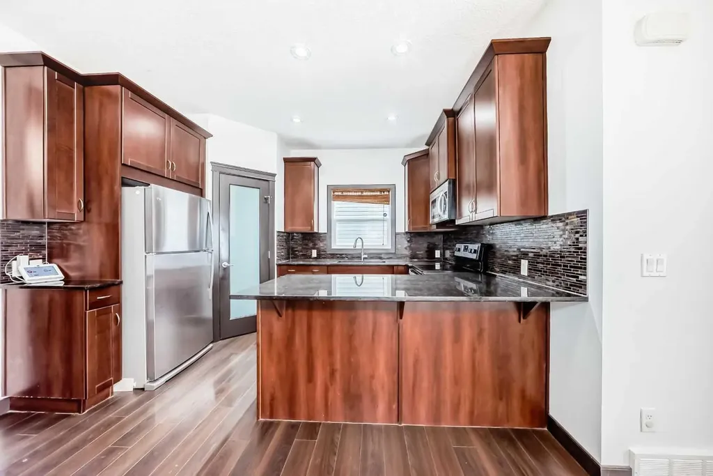 17 Redstone Common NE Calgary AB T3N 0K3