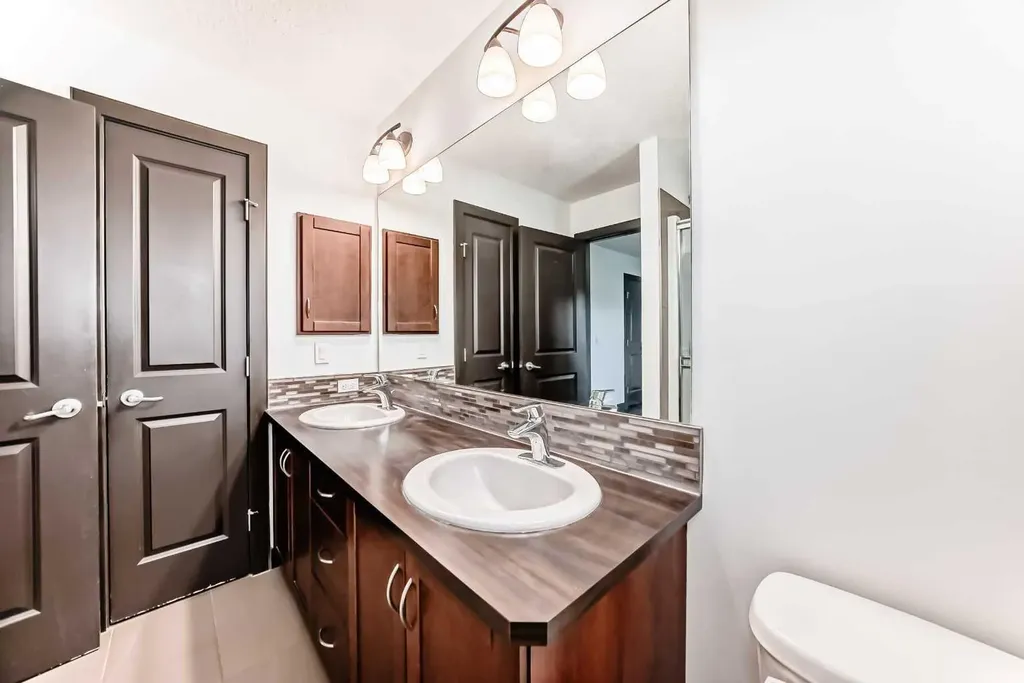 17 Redstone Common NE Calgary AB T3N 0K3