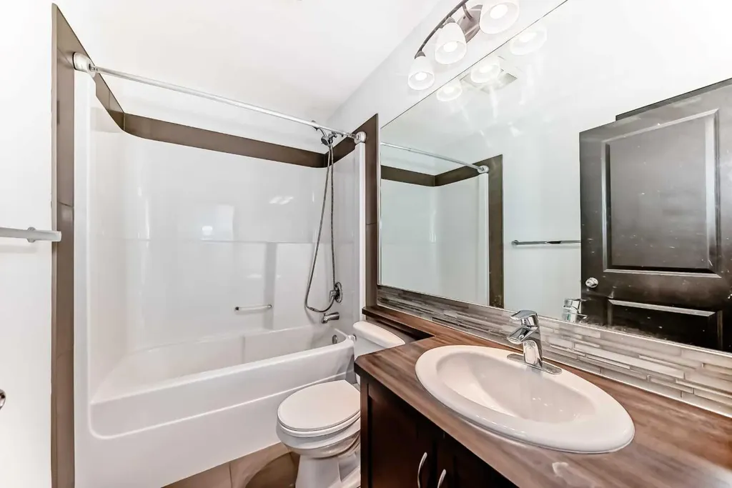 17 Redstone Common NE Calgary AB T3N 0K3