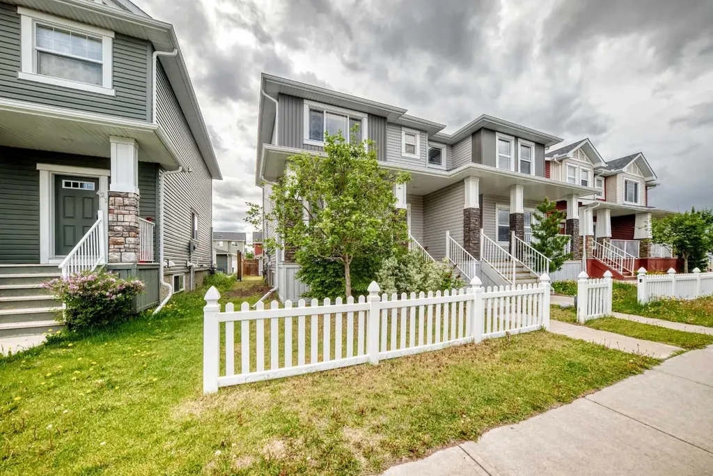 17 Redstone Common NE Calgary AB T3N 0K3