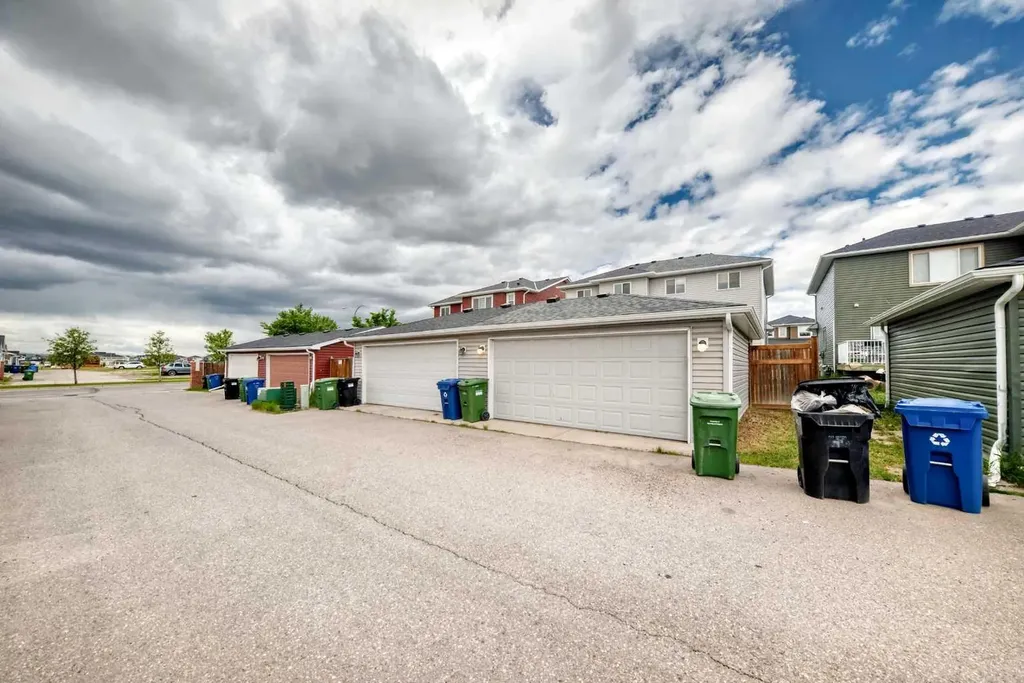 17 Redstone Common NE Calgary AB T3N 0K3