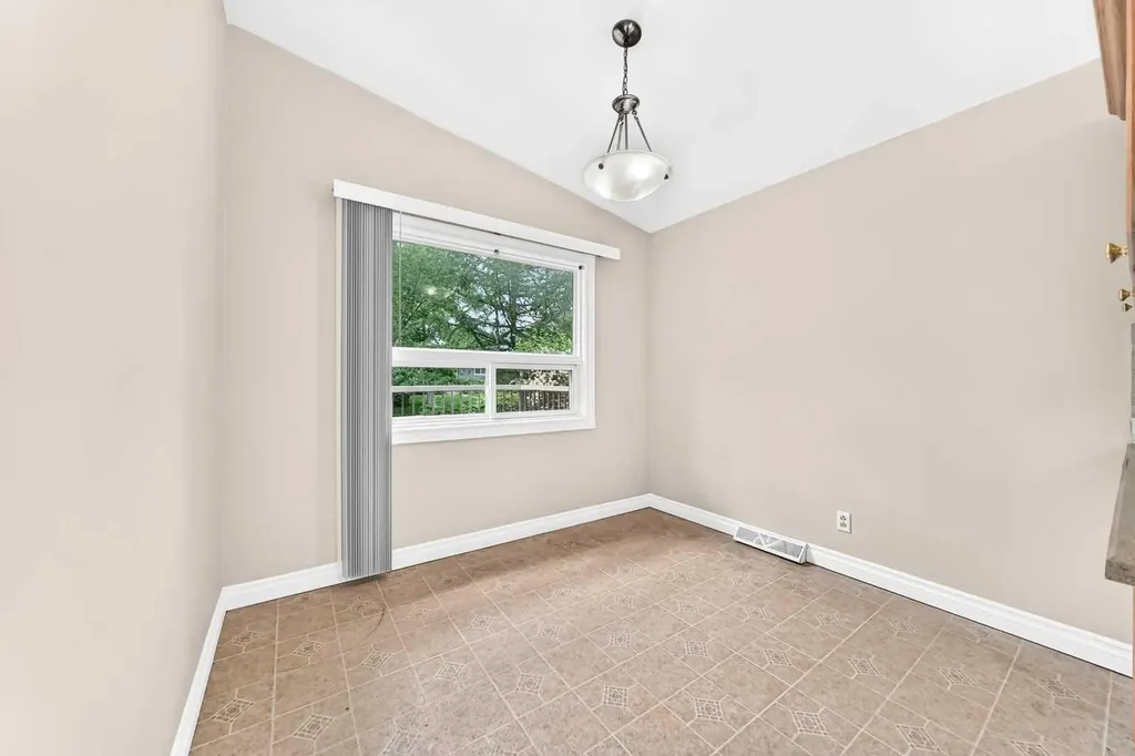 2912 Brentwood Boulevard NW Calgary AB T2l 1J5