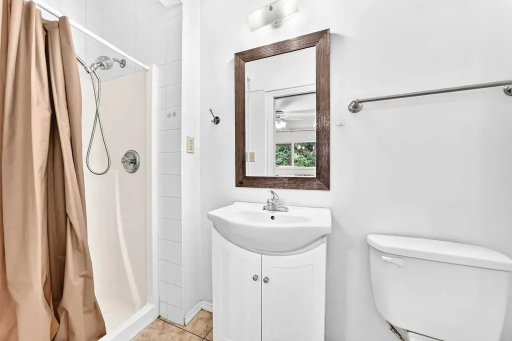 2912 Brentwood Boulevard NW Calgary AB T2l 1J5