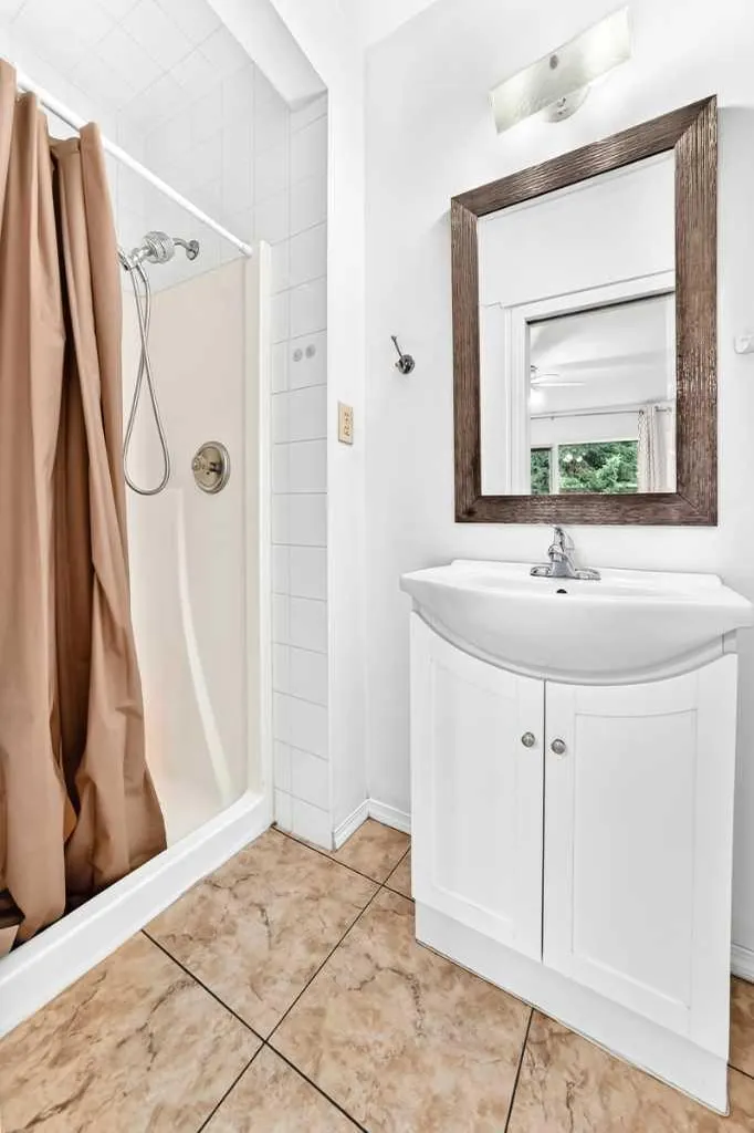 2912 Brentwood Boulevard NW Calgary AB T2l 1J5