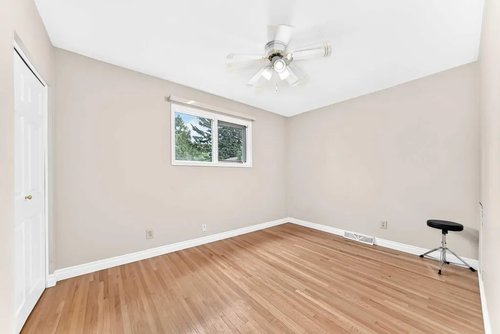 2912 Brentwood Boulevard NW Calgary AB T2l 1J5