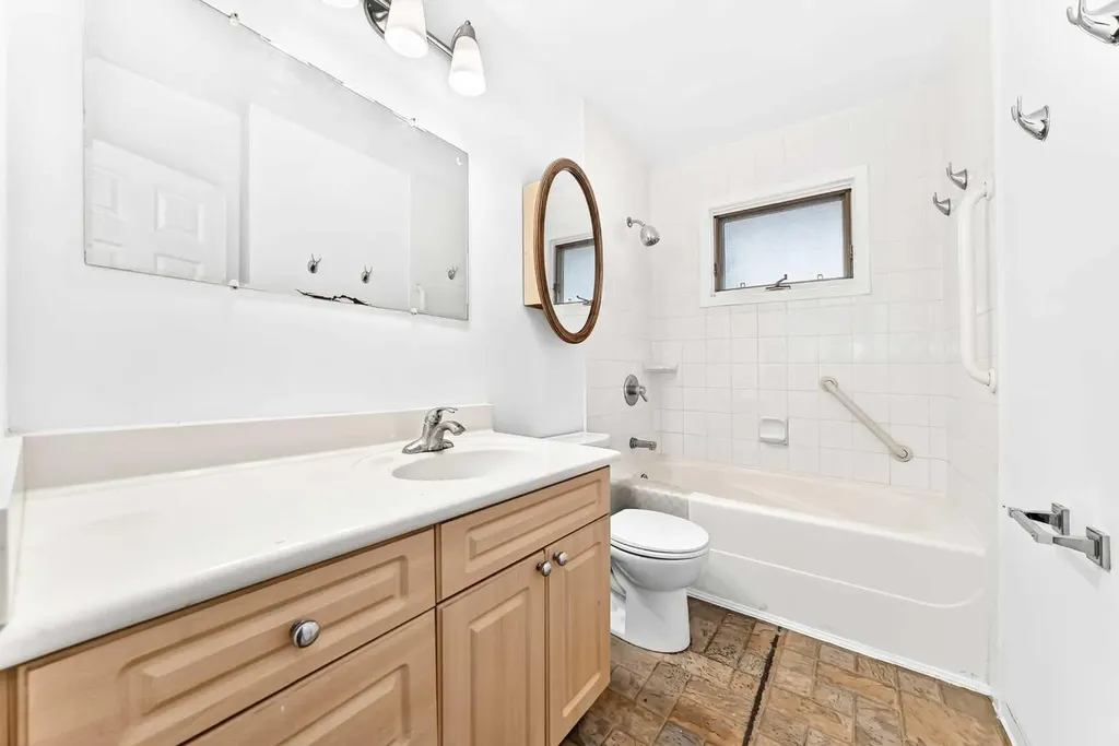 2912 Brentwood Boulevard NW Calgary AB T2l 1J5