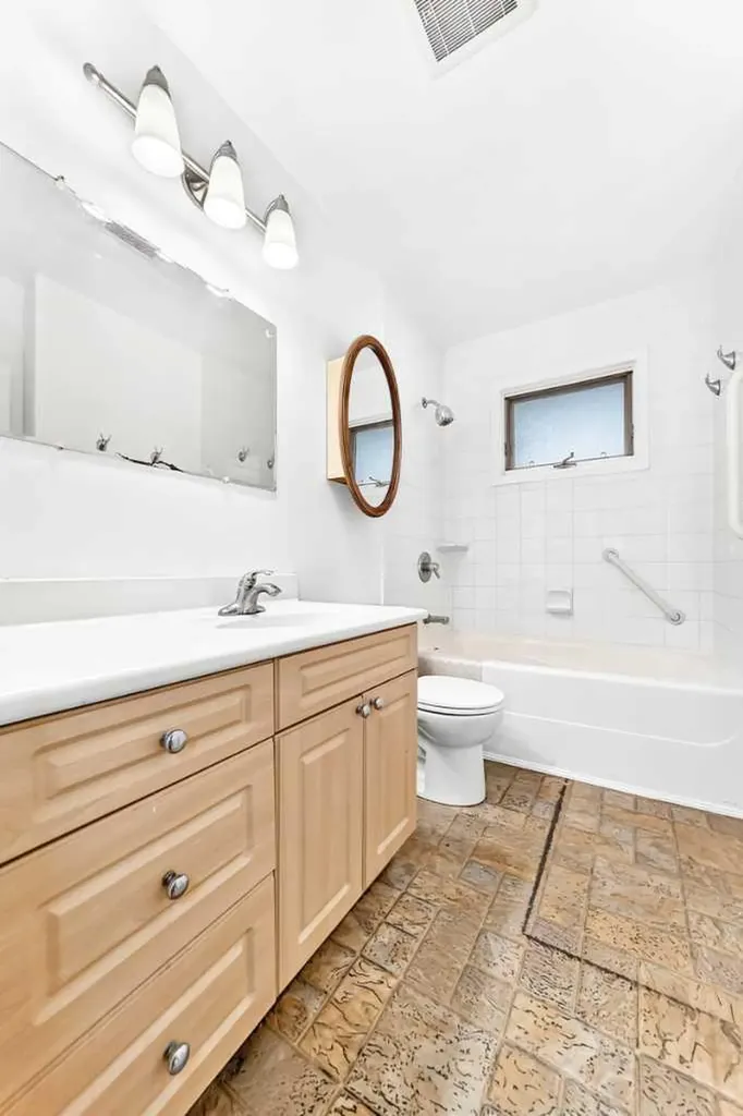 2912 Brentwood Boulevard NW Calgary AB T2l 1J5