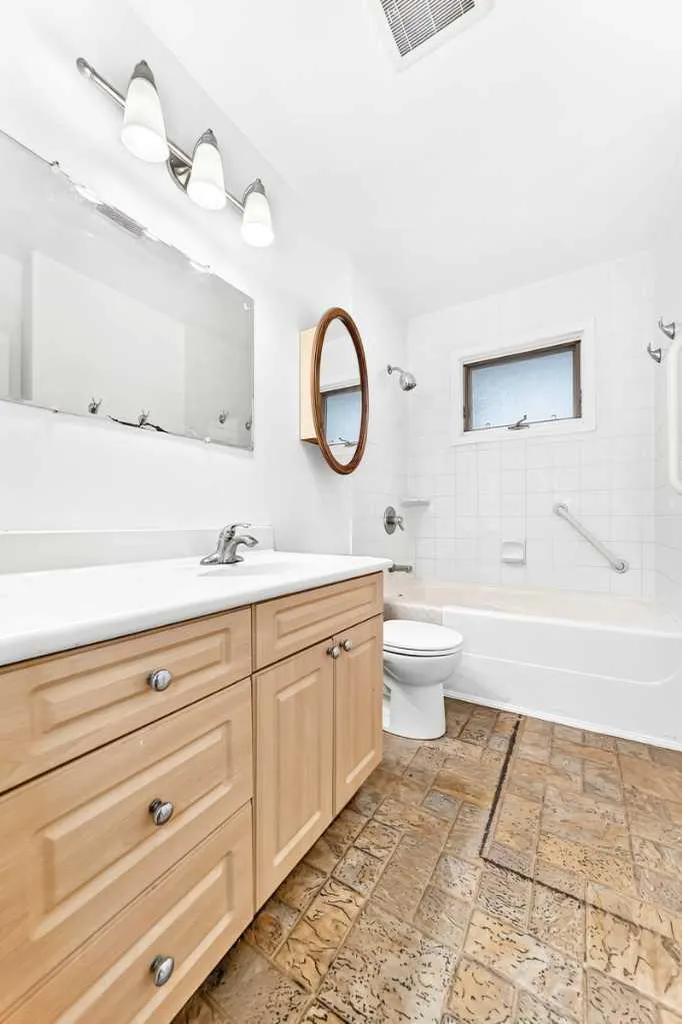 2912 Brentwood Boulevard NW Calgary AB T2l 1J5