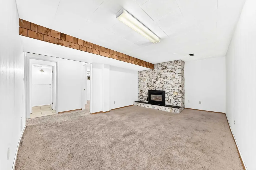 2912 Brentwood Boulevard NW Calgary AB T2l 1J5