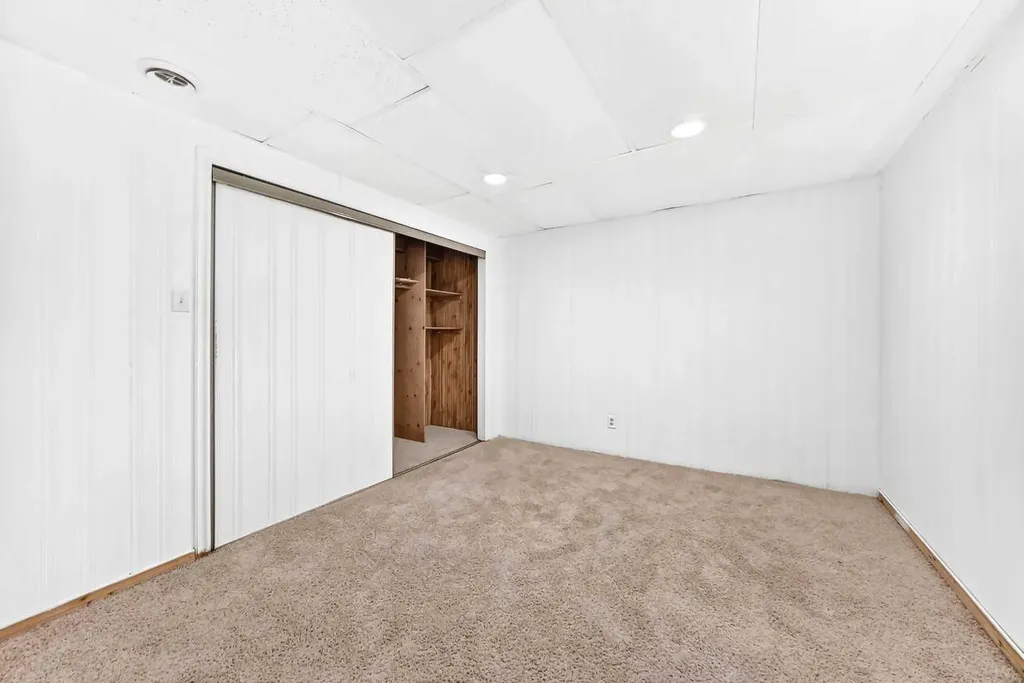 2912 Brentwood Boulevard NW Calgary AB T2l 1J5
