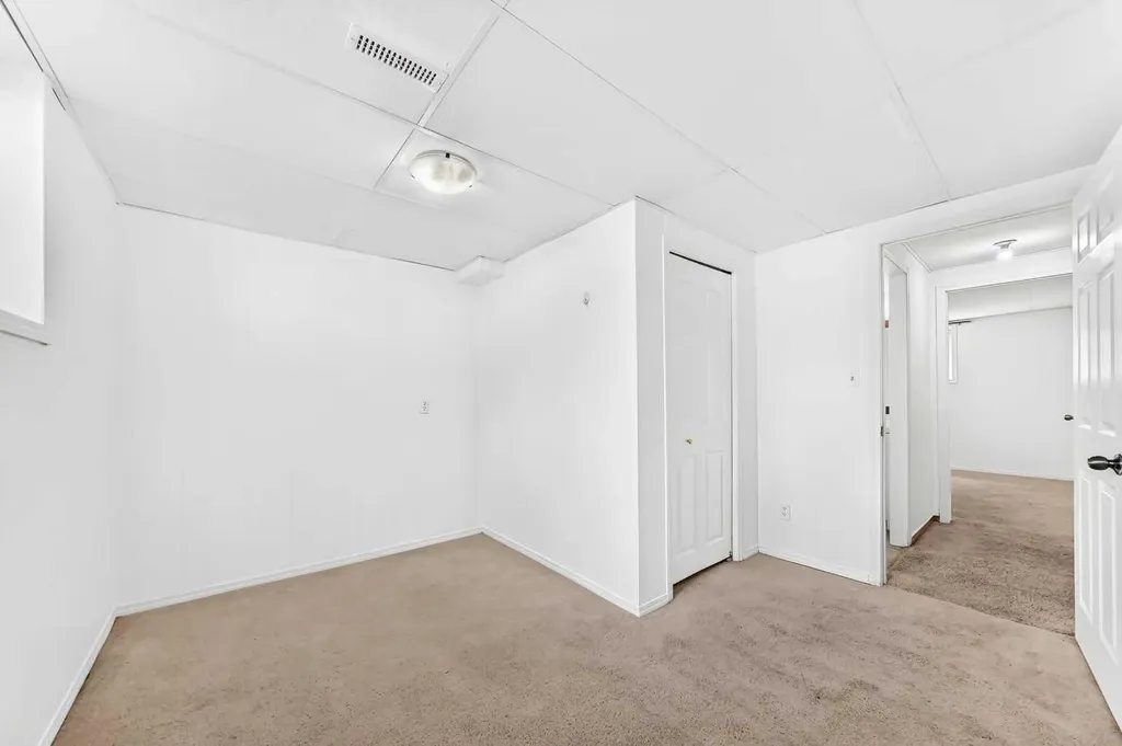 2912 Brentwood Boulevard NW Calgary AB T2l 1J5