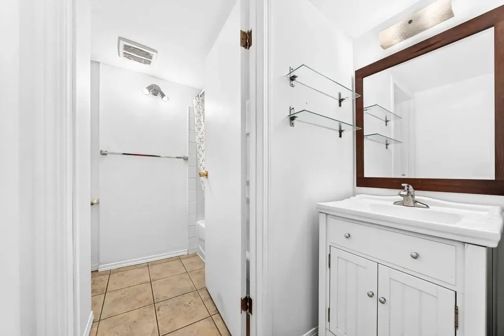 2912 Brentwood Boulevard NW Calgary AB T2l 1J5