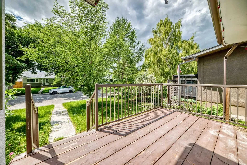 2912 Brentwood Boulevard NW Calgary AB T2l 1J5