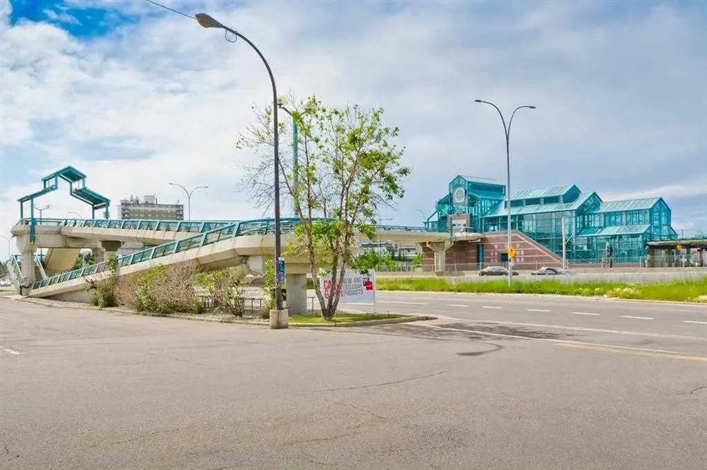 2912 Brentwood Boulevard NW Calgary AB T2l 1J5