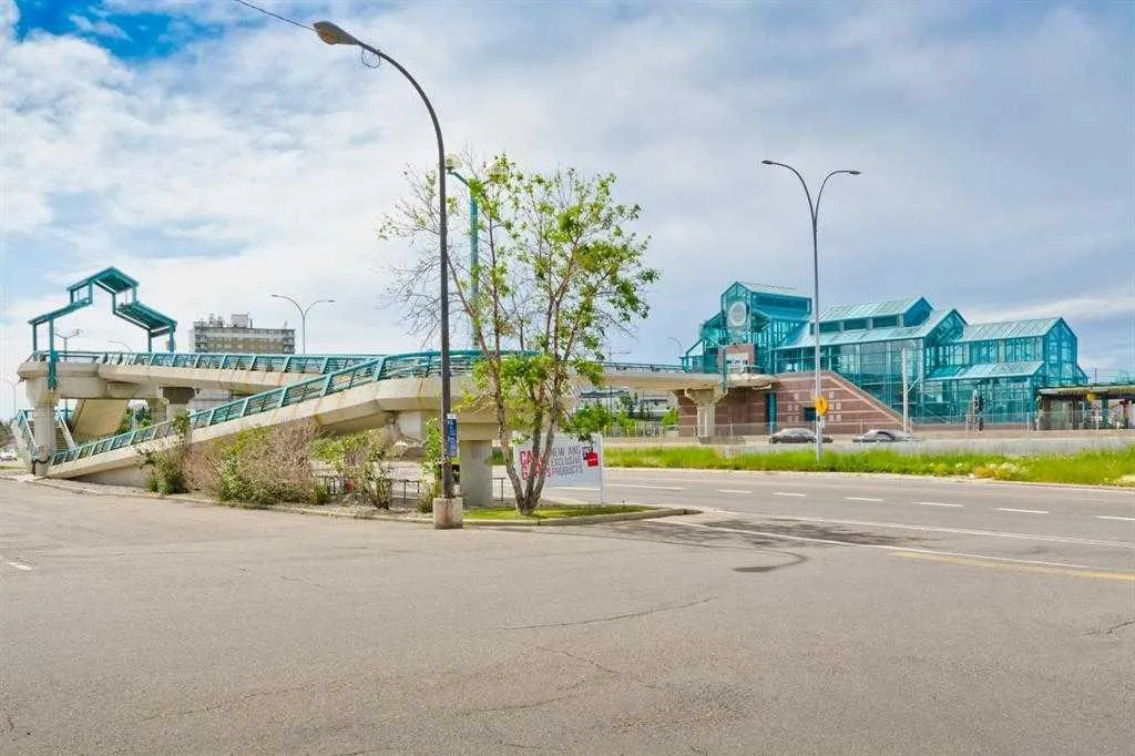 2912 Brentwood Boulevard NW Calgary AB T2l 1J5