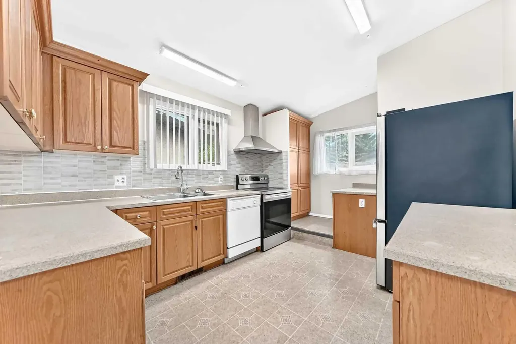2912 Brentwood Boulevard NW Calgary AB T2l 1J5